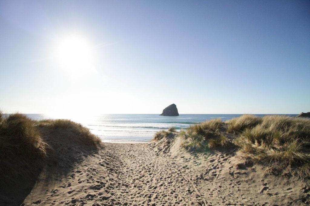 Beach Break Pacific City Bagian luar foto